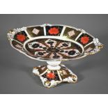 A Royal Crown Derby Imari oval comport on baluster stem, 1973, 26 x 19 cm