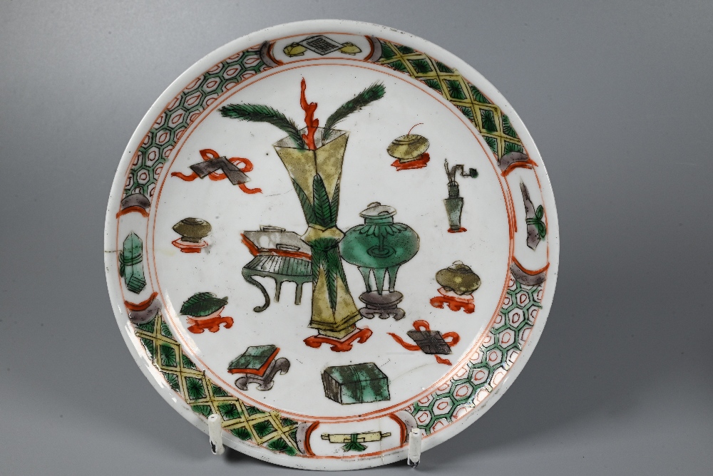 An 18th century Chinese famille verte and cafe-au-lait tea bowl painted in polychrome enamels with - Image 8 of 13