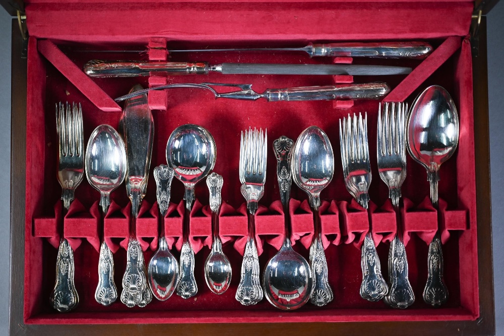 Canteen of epns Kings pattern flatware and cutlery for six settings, including carving set (little - Image 4 of 5