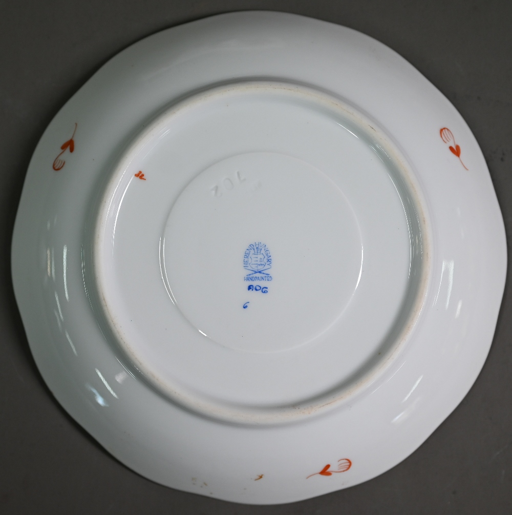 A Herend Red Apponyi dinner service complete for eight settings, comprising 25 cm dinner plates, - Image 5 of 5