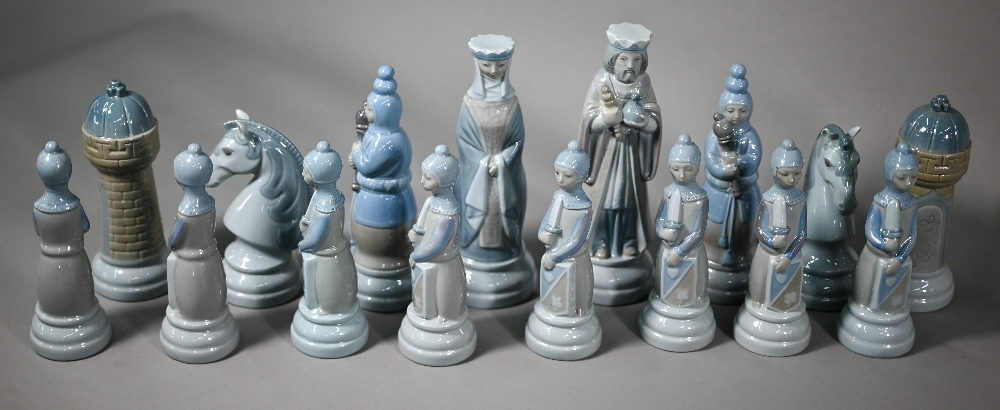 A Lladro 'Medieval' chess set, 32 pieces - Image 4 of 5