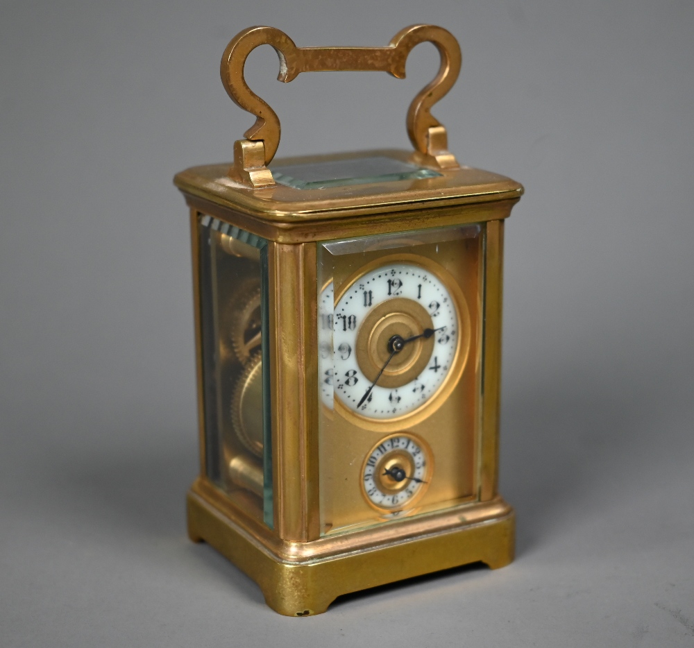 A miniature brass cased carriage alarm clock, 9 cm h - Image 2 of 6