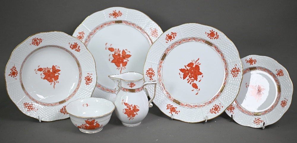 A Herend Red Apponyi dinner service complete for eight settings, comprising 25 cm dinner plates, - Image 3 of 5