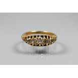 An antique five-stone graduated diamond ring, 18ct yellow gold, size P, 3.6g all in