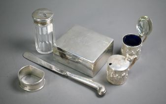 A Victorian silver cigarette box, Thomas Johnson II, London 1885, 9cm wide, to/w a pair of drum