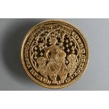 A gold coin, believed to be reproduction Edward I coin, 22mm diam, 4g, in proof case