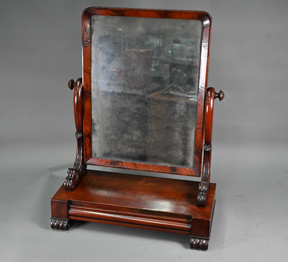 A Georgian mahogany toilet mirror, on single drawer platform base, raised on moulded scroll feet, - Image 2 of 8