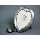 An Edwardian silver heart-shaped photograph frame , Birmingham 1906, 18cm high, to/w a desk seal