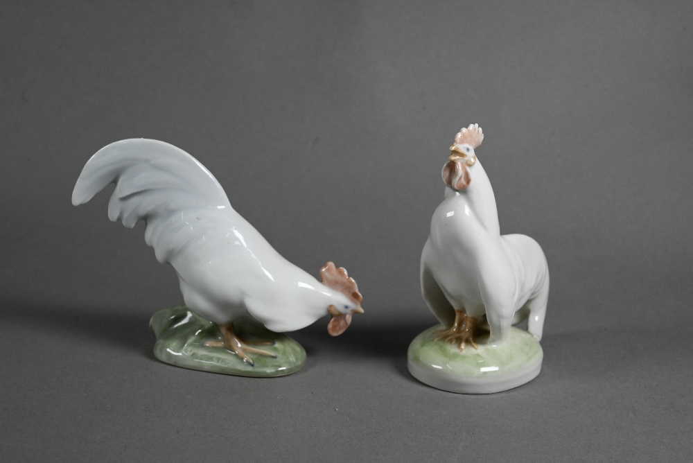 A Royal Copenhagen group, Cockerel and Hen 1094, 24 cm, to/w two small roosters 1126/27 and a blue - Image 6 of 11