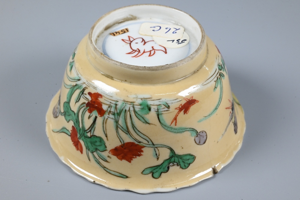 An 18th century Chinese famille verte and cafe-au-lait tea bowl painted in polychrome enamels with - Image 6 of 13
