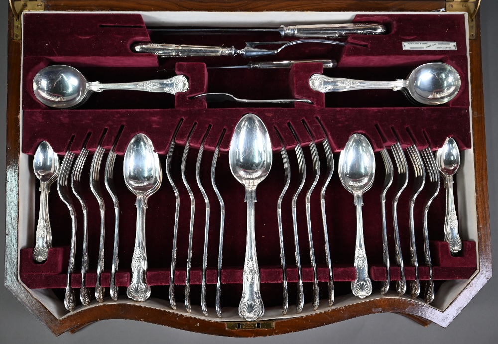 A canteen of Kings pattern silver flatware for eight settings, Viners, Sheffield 1958-63, - Image 3 of 7