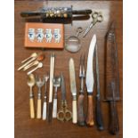 Various souvenir and other knives, magnifying glass, Yale pocket chess set etc