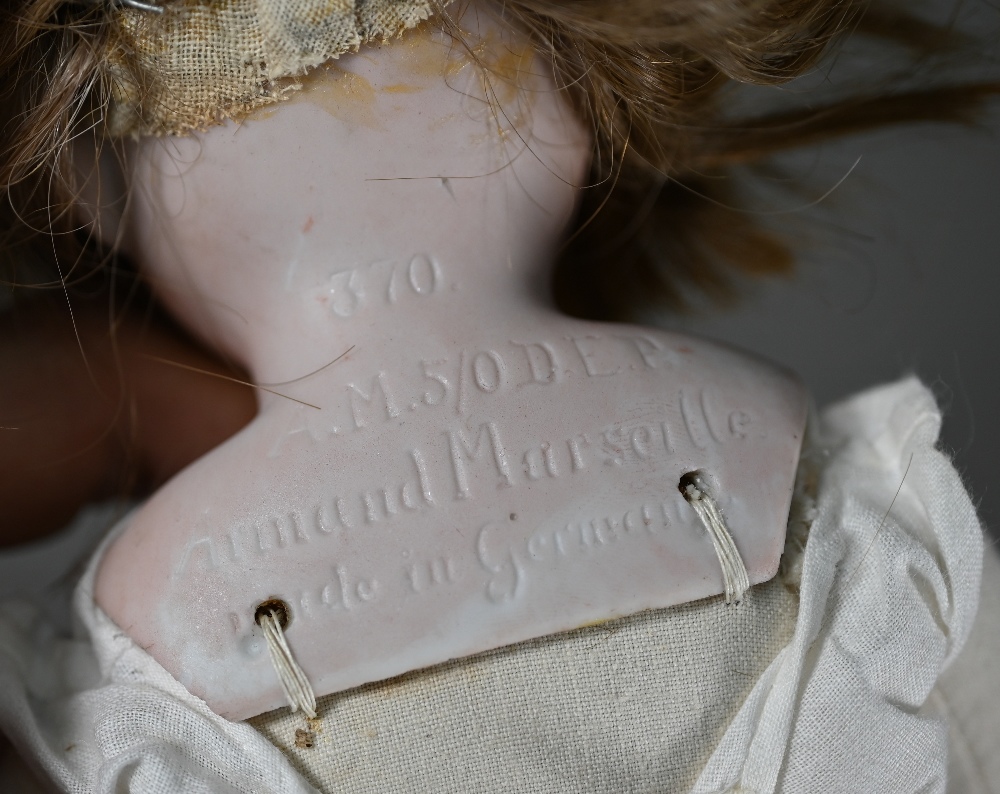 An Armand Marseille AM351/3 1/2 k bisque-headed baby doll with fixed blue eyes and open mouth with - Image 10 of 10