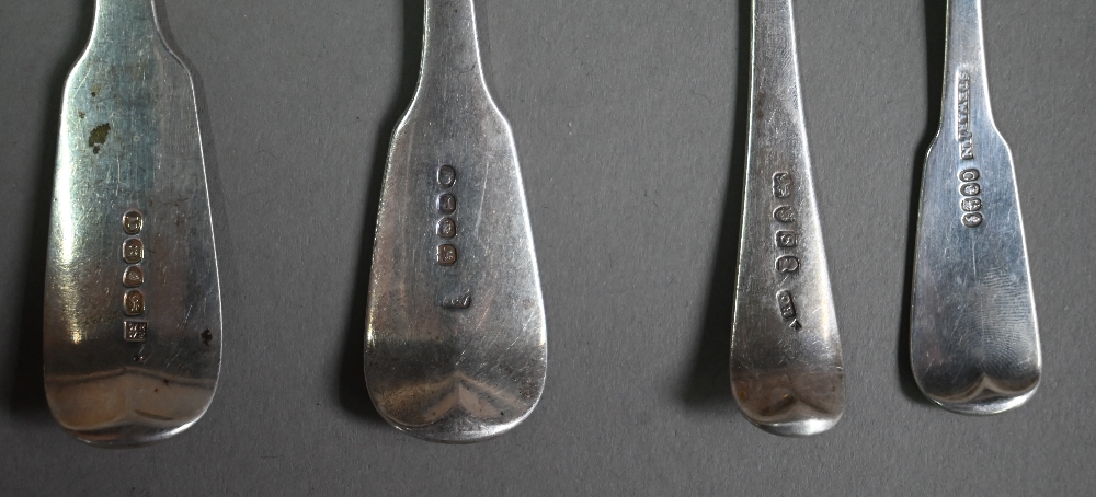 A George IV silver fiddle pattern basting spoon, Eley & Fearn, London 1822, to/w a similar fish - Image 7 of 8