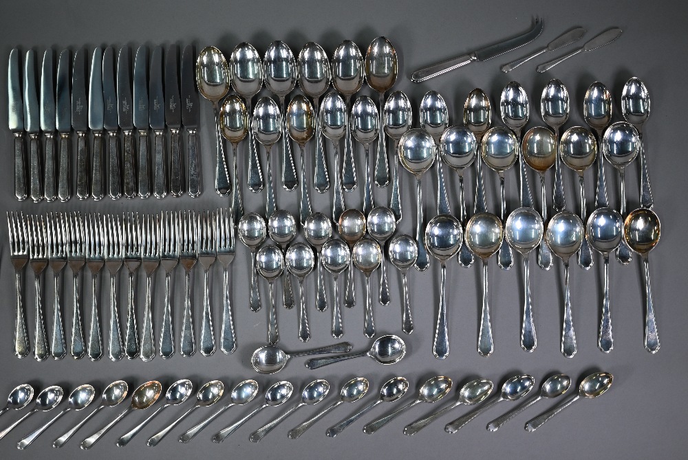 A matched set of Victorian silver fiddle & thread flatware, comprising twelve each table forks and - Image 3 of 4