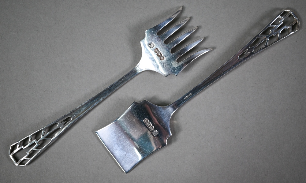 Two silver vesta cases, Birmingham 1905/18, to/w an Art Deco cased pair of sardine servers with - Image 10 of 10