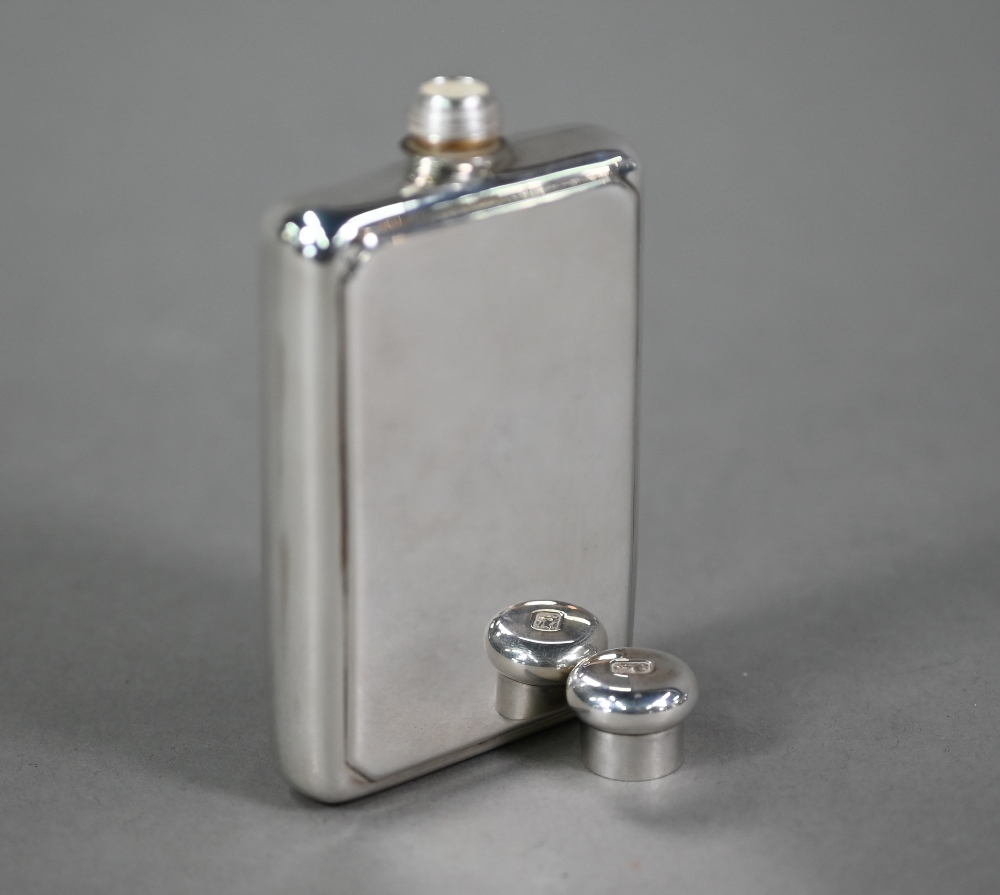 A small silver hip flask with screw-top, Broadway & Co., Birmingham 2005, 3.4oz (apparently unused) - Image 6 of 6