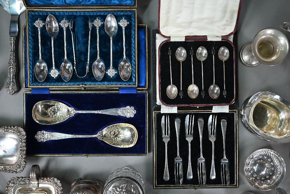 A Welbeck Plate three-piece tea service, to/w a silver-topped toilet jar and a loaded silver vase- - Image 5 of 9