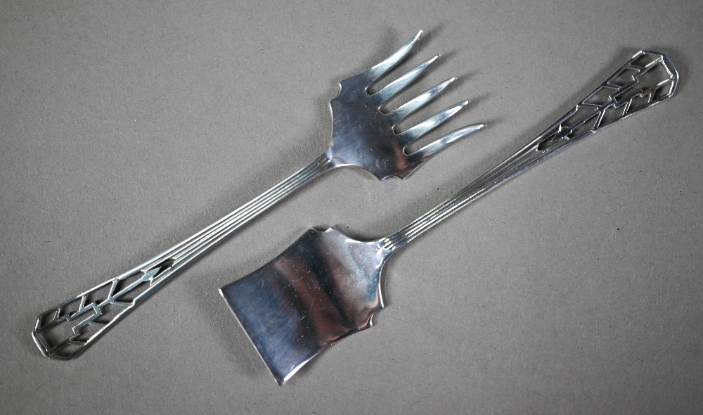 Two silver vesta cases, Birmingham 1905/18, to/w an Art Deco cased pair of sardine servers with - Image 9 of 10