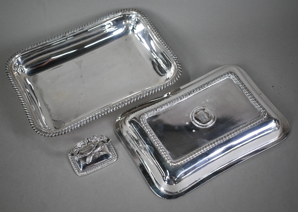 An Edwardian heavy quality silver entrée dish and cover with detachable handle and gadrooned rims, - Image 3 of 4