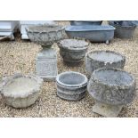 An assortment of cast stonecrete garden urns/tubs (6)