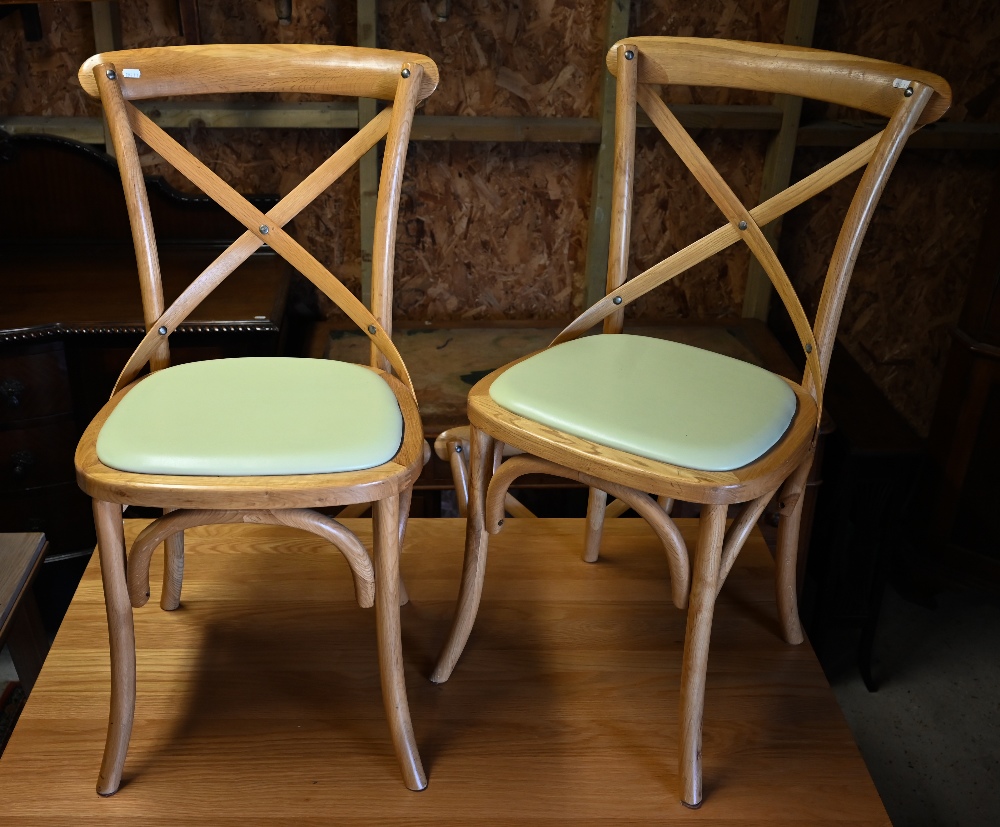 An oak table on square legs, 120 cm x 80 cm x 76 cm h to/with a set of four JB Global Thonet style - Image 3 of 3