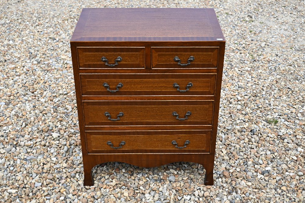 A small mahogany reproduction chest of two short over three long drawers, 60 cm wide x 40 cm deep - Image 4 of 4