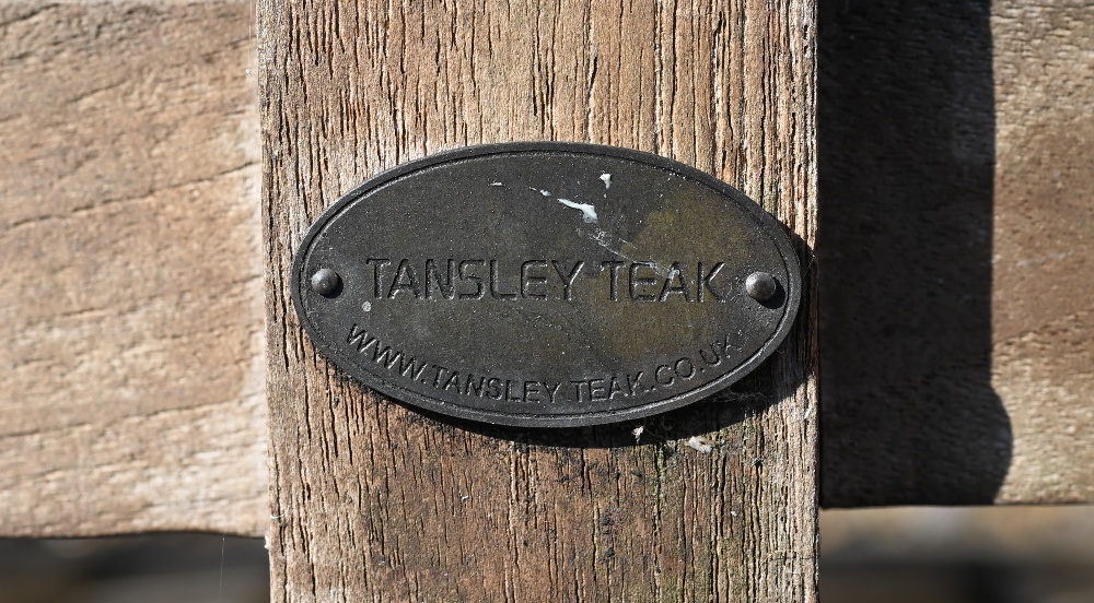 A Tansley curved slatted teak garden bench, 160 cm wide - Image 3 of 3