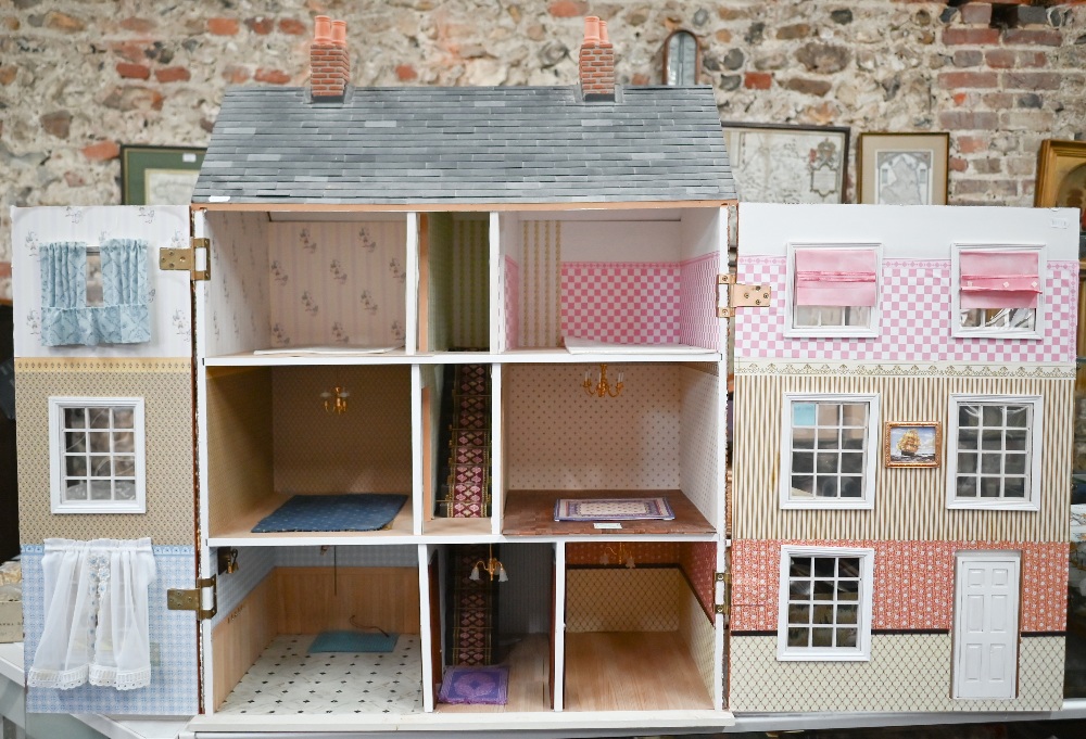 A three storey doll's house and accessories - Image 6 of 7