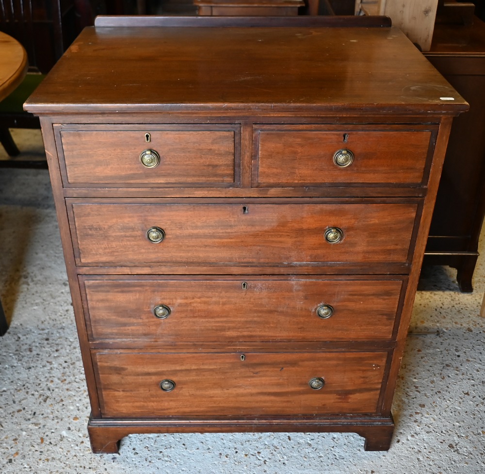 An Edwardian mahogany chest of two short over three long drawers on bracket feet, 76 cm wide x 54 cm - Image 3 of 3