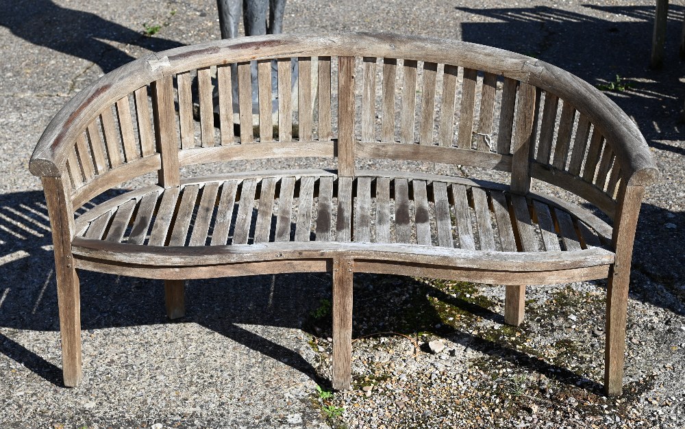 A Tansley curved slatted teak garden bench, 160 cm wide - Image 2 of 3