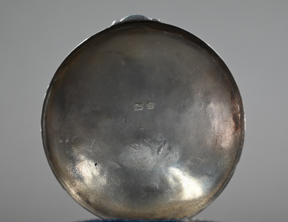 A circular silver ring box, Henry Clifford Davies, Birmingham 1910, 5.8cm diameter - Image 3 of 4