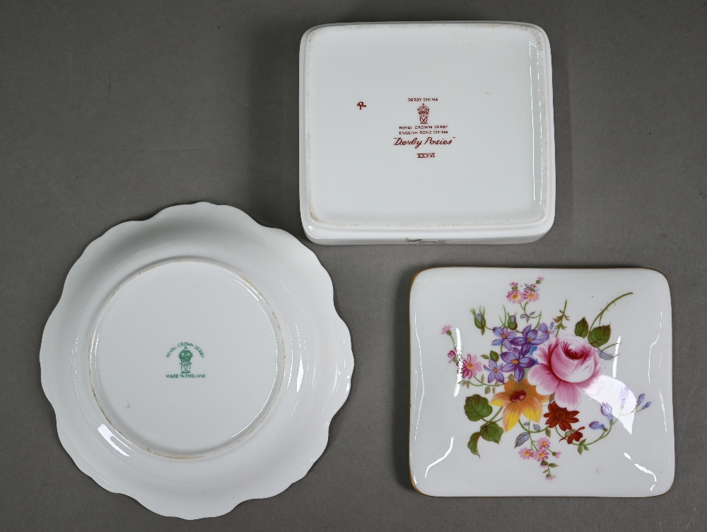 A quantity of Royal Crown Derby 'Derby Posies' tea ware etc (box) - Image 9 of 9