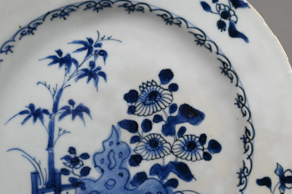 An 18th century Qianlung Chinese blue and white export porcelain plate, circa 1770, decorated with - Image 2 of 5