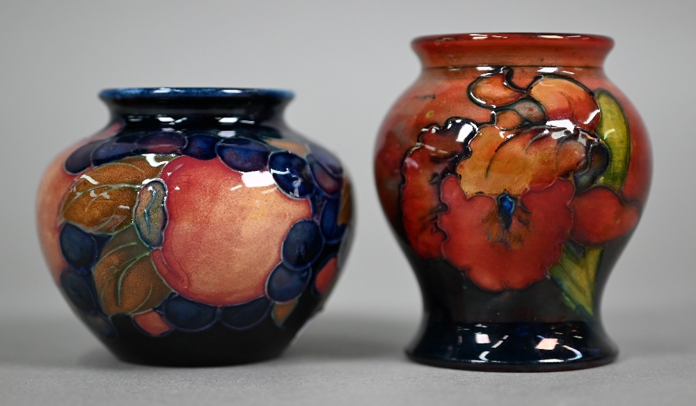 A vintage Moorcroft small baluster vase, decorated with 'orchid' pattern on flambé ground, 8 cm to/w - Image 2 of 6