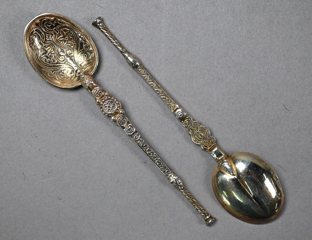 A cased set of six silver gilt facsimile Coronation Anointing spoon coffee spoons, London 1936 - Image 3 of 3