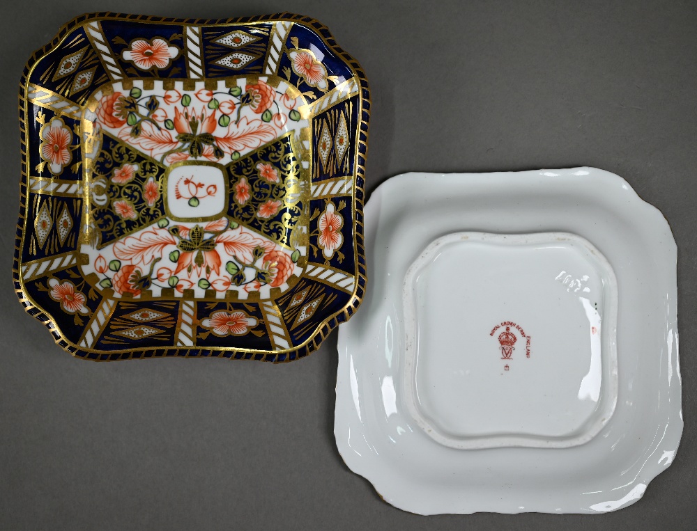 A Victorian Royal Crown Derby Imari pattern elliptical trinket box and cover 1896, 10 cm wide, to/ - Image 3 of 6