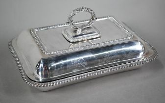 An Edwardian heavy quality silver entrée dish and cover with detachable handle and gadrooned rims,