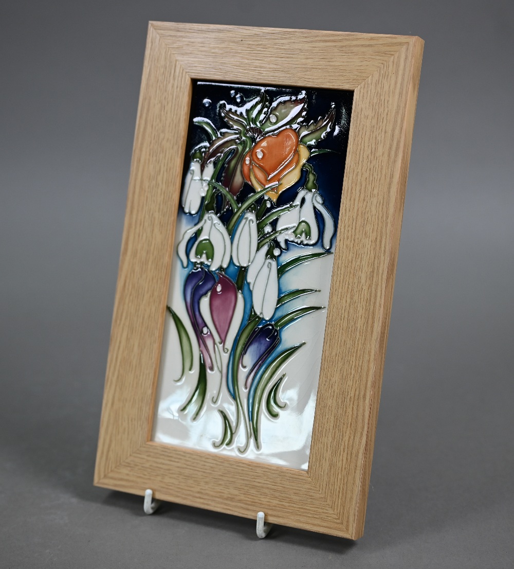 A boxed Moorcroft 'Snowtime' plaque by Emma Bossons, 2010, 20 x 10 cm, in oak frame - Image 2 of 5