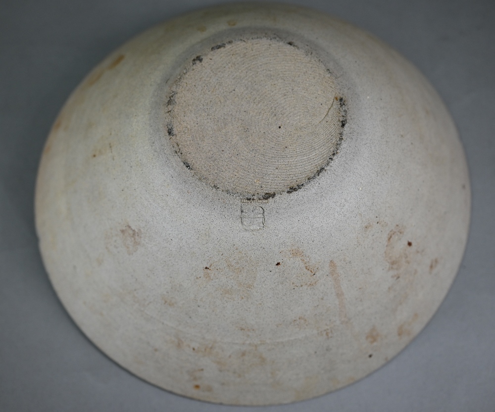 Two Leach pottery, St Ives stoneware bowls with glazed interiors, impressed with studio mark and ' - Image 4 of 6