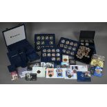 A quantity of commemorative coins, including proof £5 cupro-nickel coins, crowns etc (box)