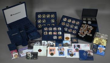 A quantity of commemorative coins, including proof £5 cupro-nickel coins, crowns etc (box)