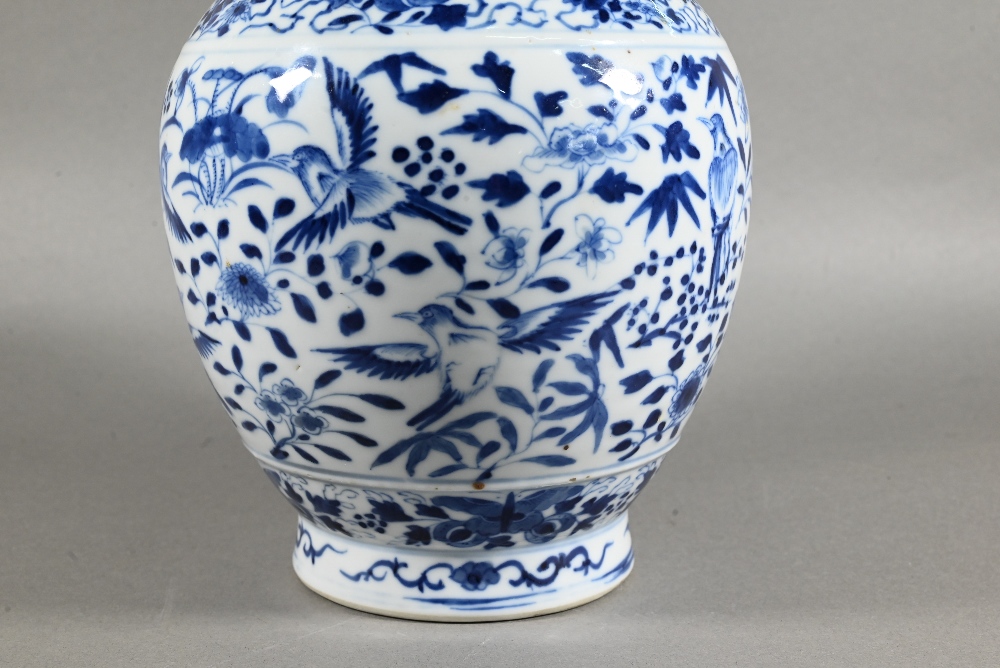 A 19th century Chinese blue and white tulip vase (tulipiere) with seven spouts, painted in tones - Image 4 of 8