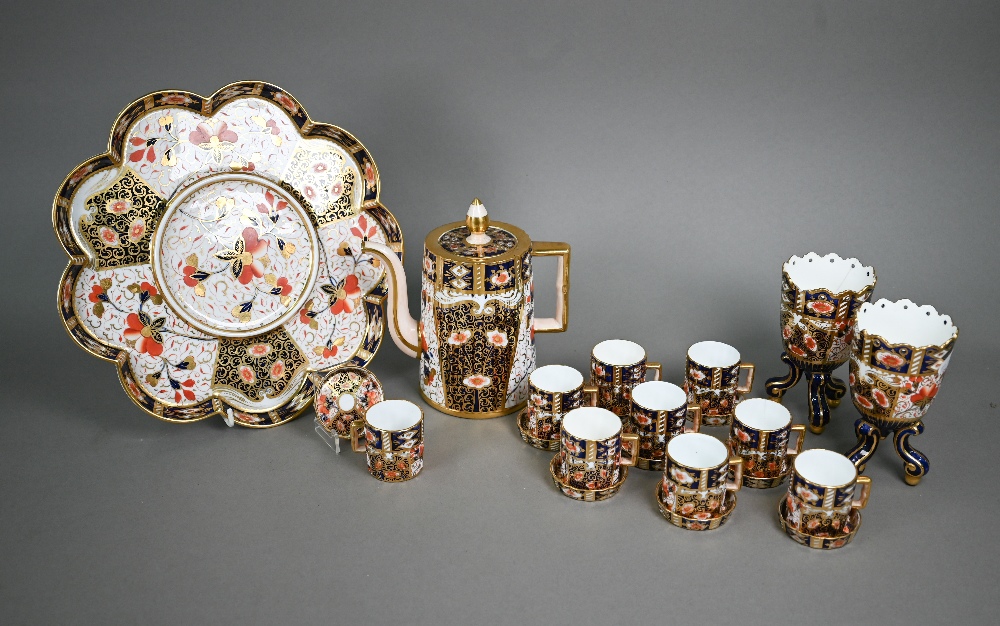 A Victorian Davenport Imari pattern coffee pot and nine coffee cans and saucers on a fitted tray - Image 2 of 5