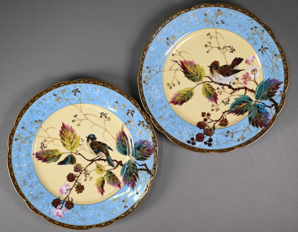 A set of six 19th century Continental china cabinet plates, painted and gilded with hedge sparrows - Image 6 of 7