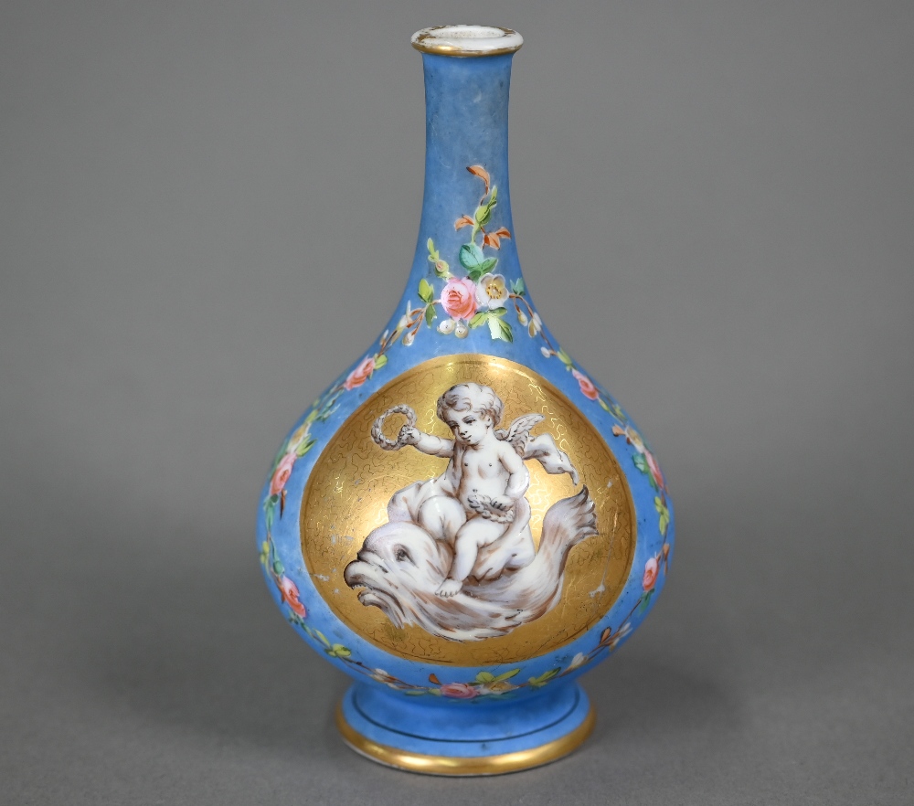 An early 19th century French porcelain onion-shaped flask, the gilt reserves painted en grisaille - Image 4 of 6