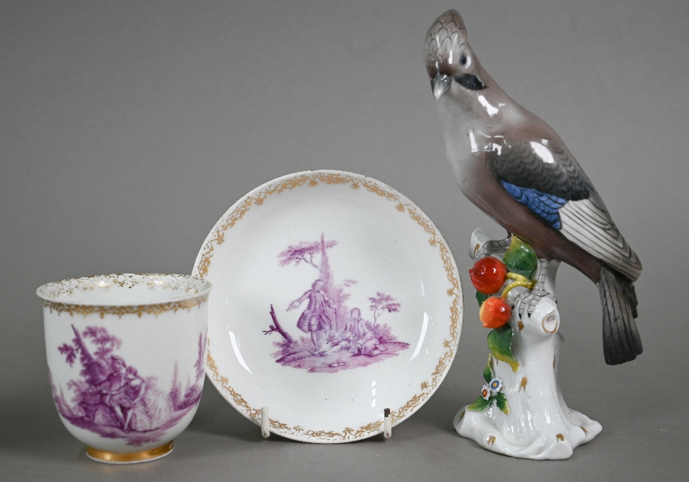 A 19th century Vienna porcelain teapot in the 18th century manner, with floral-painted decoration - Image 4 of 9