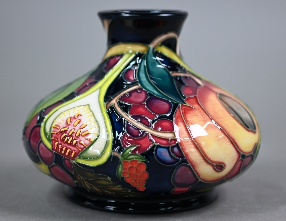 A box Moorcroft 'Queen's Choice' squat vase, 2000 10 cm high x 13 cm diam - Image 3 of 7
