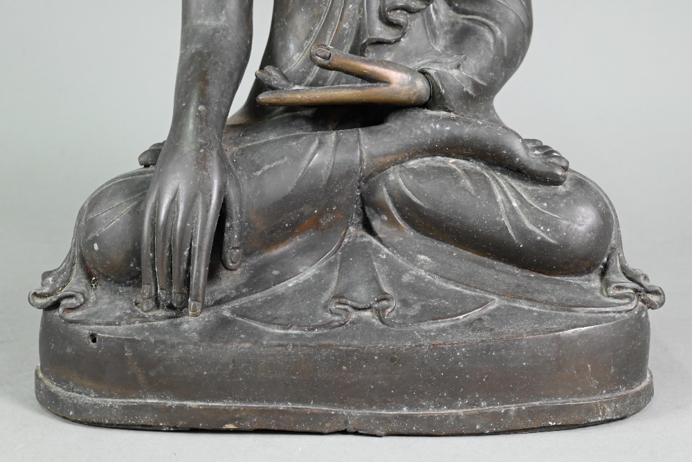 A large 19th century Burmese Mandalay style bronze Shakyamuni Buddha, seated in the lotus position - Image 2 of 12