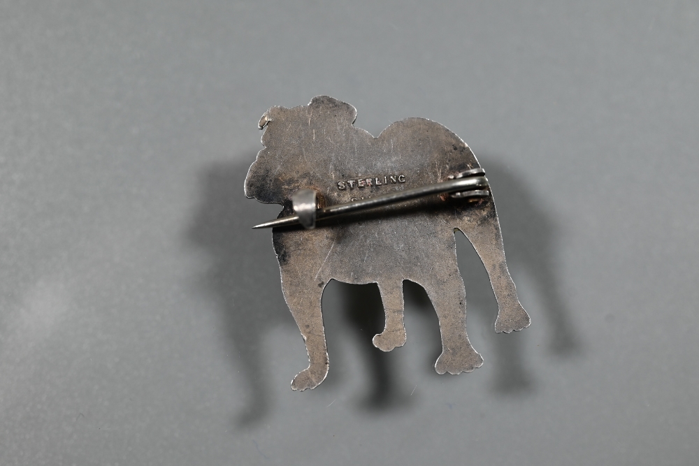 A Sterling silver brooch cast in relief as a standing bulldog, 2.7 x 2.5 cm - Image 4 of 4